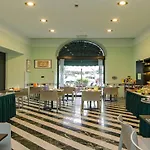 Rex فندق 3*