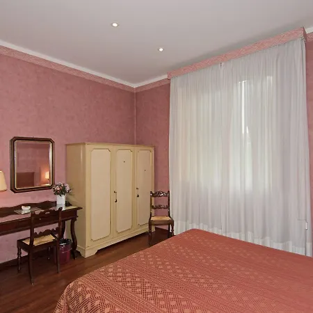 Rex Hotel