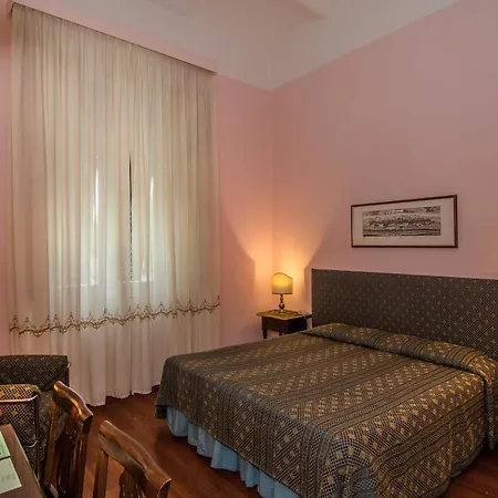 Rex Hotel